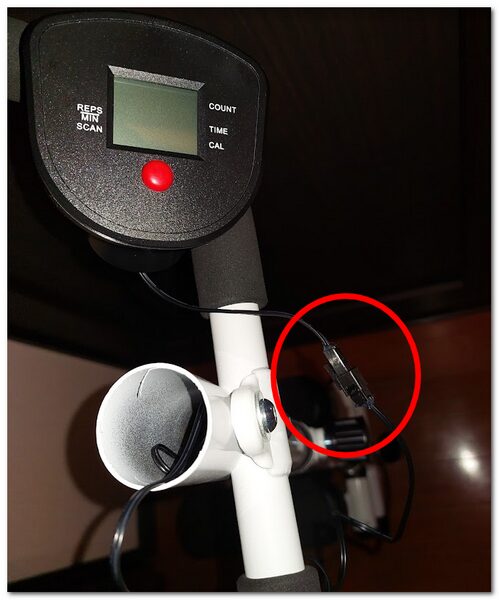 画像：手順7＿メーターとコードを接続します